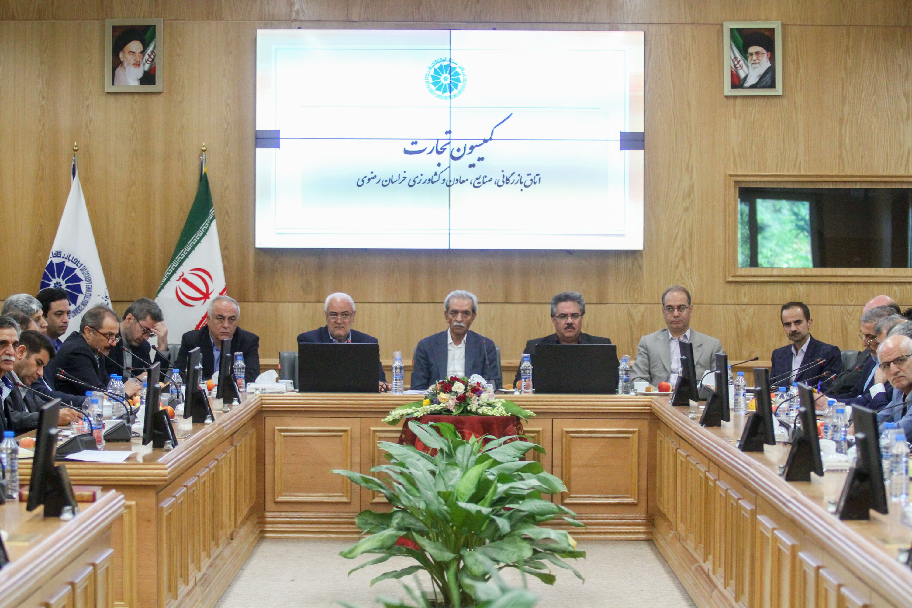 سیاستگذاریهای غلط، بندی بر پای توسعه تجارت سیاستگذاریهای غلط، بندی بر پای توسعه تجارت